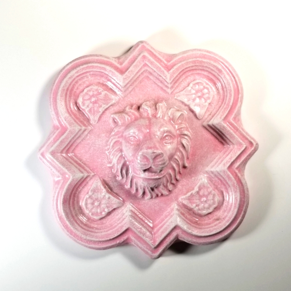 Lion Head Plaque Medallion European Garden Sculpture Pink Concrete Chic Italian